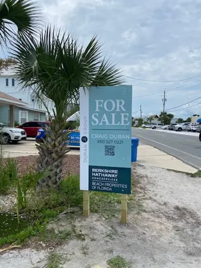 Exterior Signs Photo